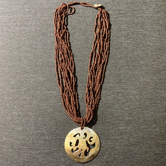 Shell pendant necklace - Picture 2 of 8